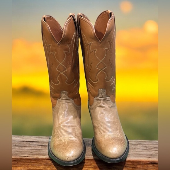 Lucchese 4035 tan smooth Ostrich Cowboy Boots Size 9.5D. - Picture 5 of 9